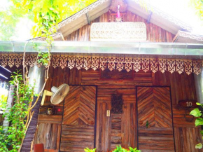Отель Three J Guesthouse  Nai Mueang